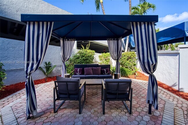 Building Photo - 3031 N Ocean Blvd