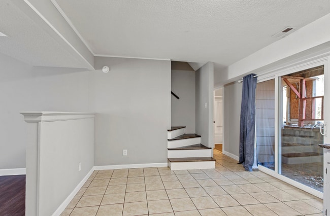 Building Photo - 7167 Holland Ln