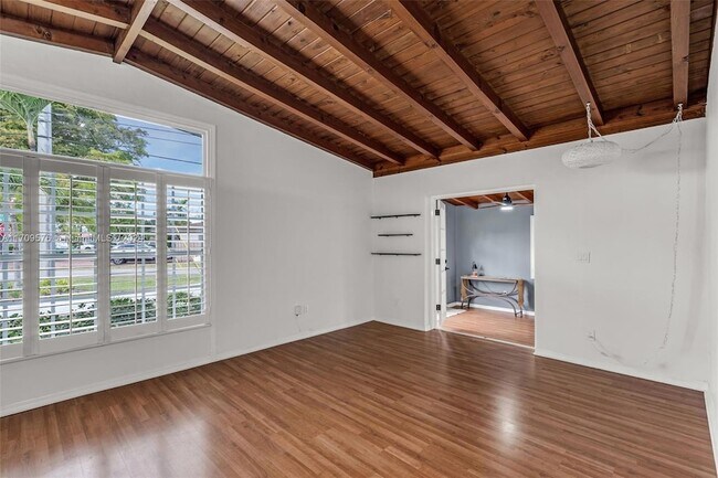 Building Photo - 6292 SW 31st St