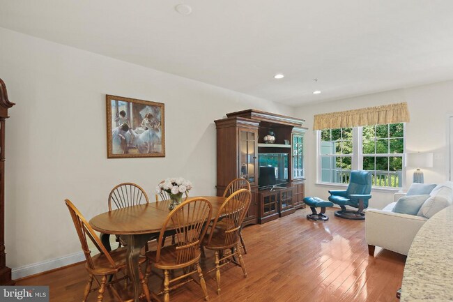 Building Photo - 7200 Dorchester Woods Ln