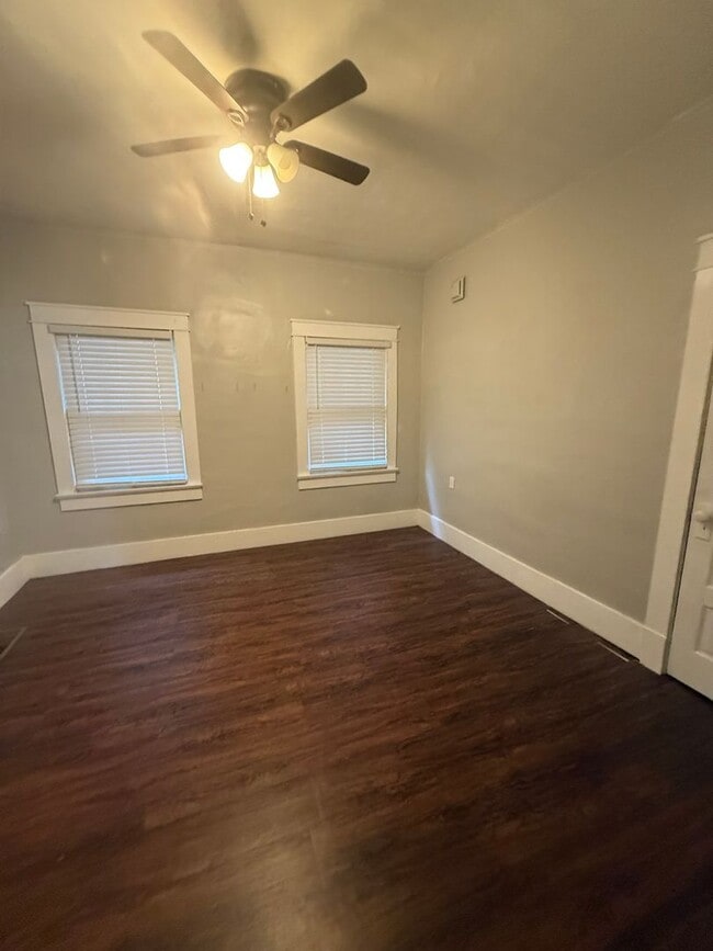 Building Photo - 3 Bed/1 Bath Home with Cellar