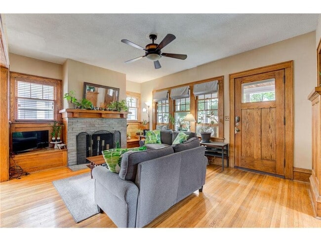 Building Photo - Gorgeous 6 Bedroom in Midway- June 2026 Mo...