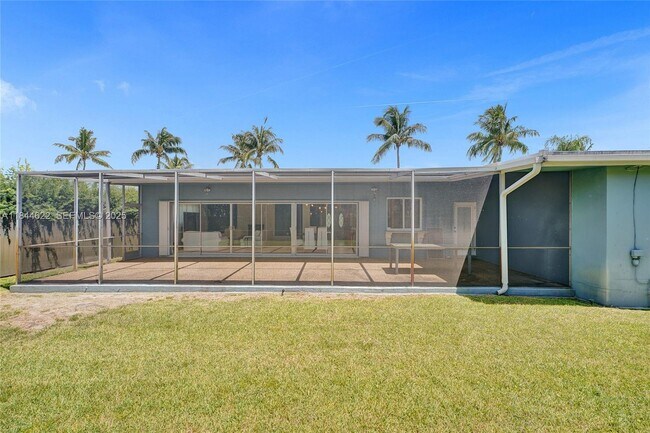 Building Photo - 1940 NE 185th Terrace