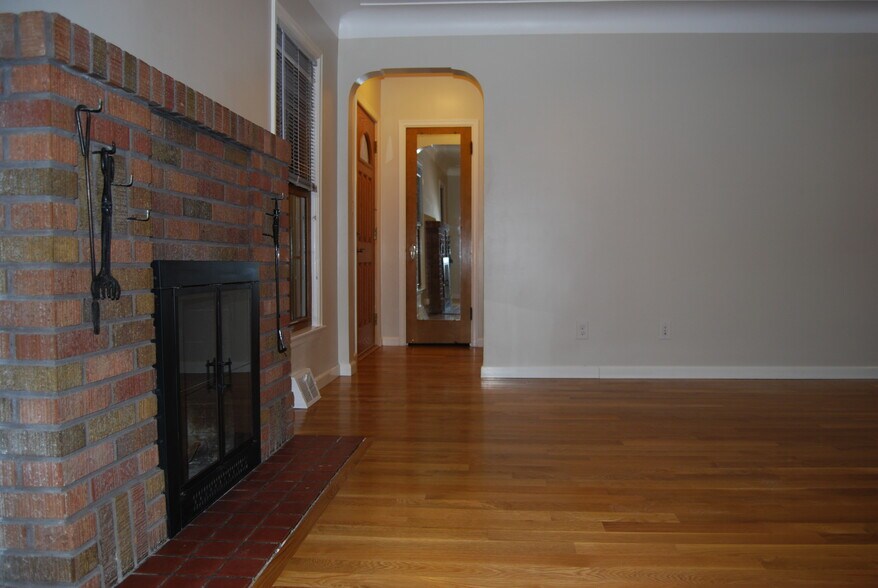 Living Room w/Fireplace - 2923 Arthur St NE