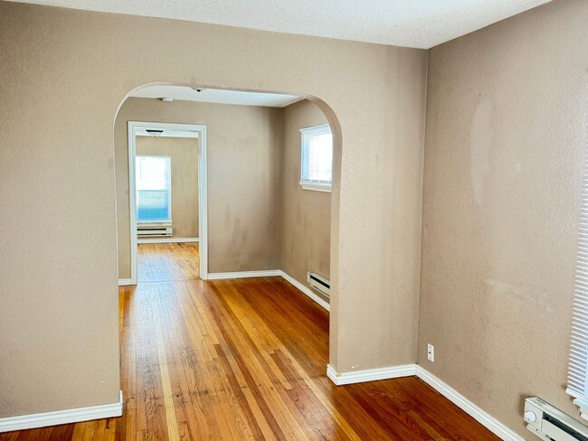 Building Photo - 2 BEDROOM, 1 BATHROOM SINGLE FAMILY HOME CLOSE TO DOWNTOWN CHEYENNE