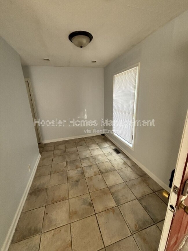 Building Photo - 1902 E 35th St