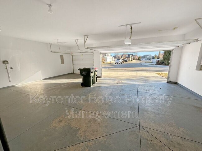 Building Photo - 538 E Halpin Dr