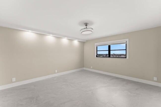 Building Photo - 14476 Amberly Ln