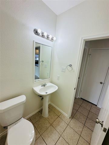 Building Photo - 421 Sandy Creek Dr