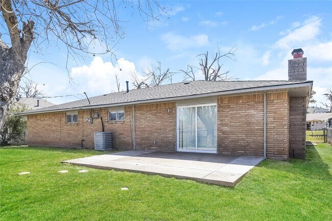 Building Photo - 5713 NW 33rd St