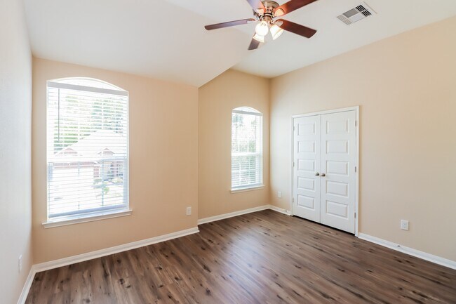 Building Photo - 6934 Jenny Lake Dr