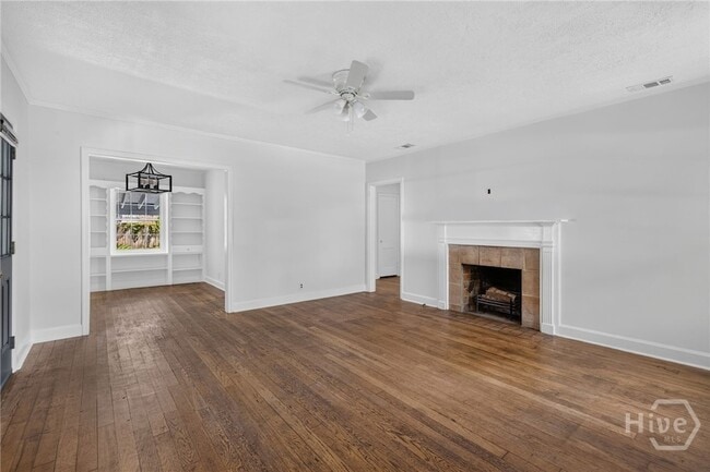 Building Photo - 216 E 57th St