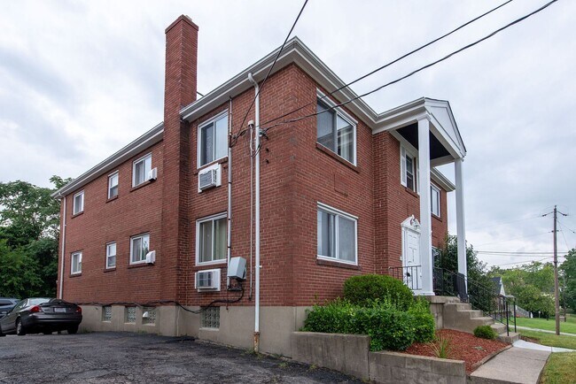 Building Photo - 2739 W North Bend Rd
