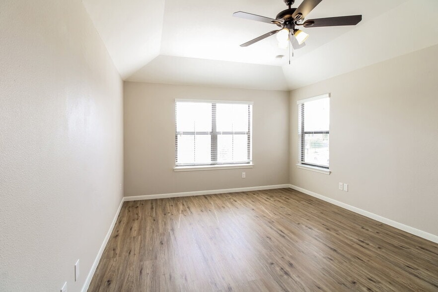 Building Photo - 6623 Sharpstone Creek Ln