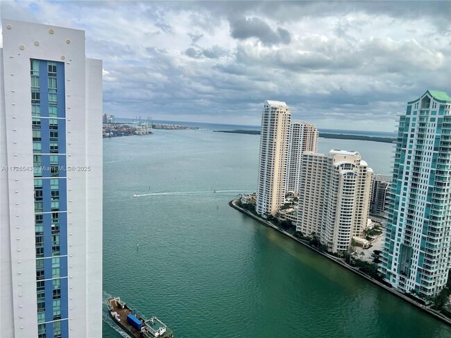 Building Photo - 300 S Biscayne Blvd