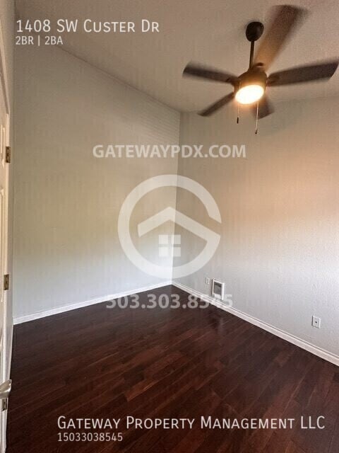 Building Photo - 1408 SW Custer Dr