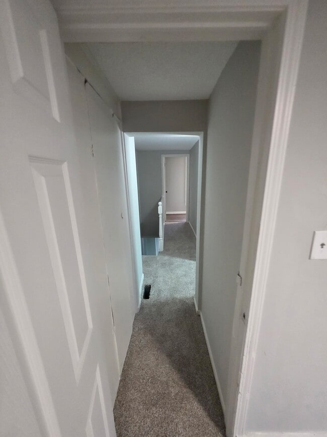 Building Photo - 1008 Kenilworth Ave