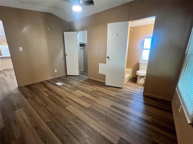 Building Photo - 4528 Wildwood Cir