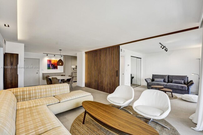 Building Photo - 5555 Collins Ave