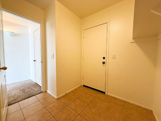 Building Photo - Spacious & Stylish in the Heart of Surprise!