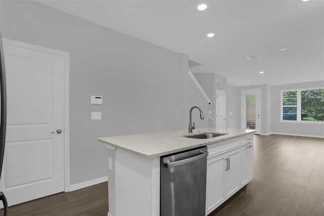Building Photo - 8629 Tavistock Lakes Blvd