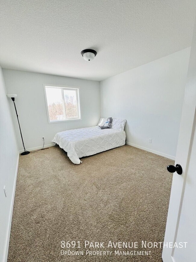 Building Photo - 8691 Park Ave NE