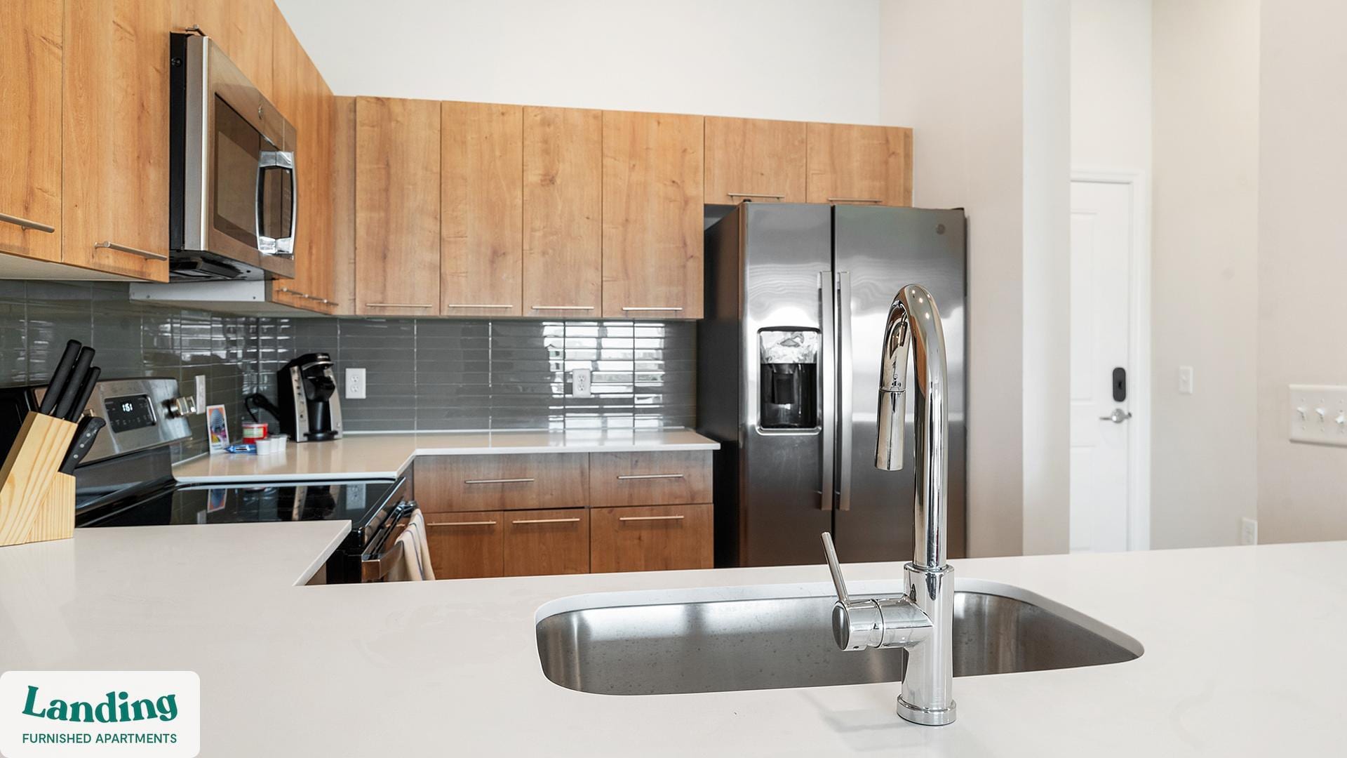 Building Photo - 5256 International Dr