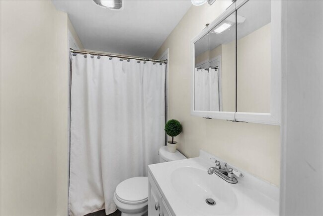 Building Photo - 49 Massasoit Ave