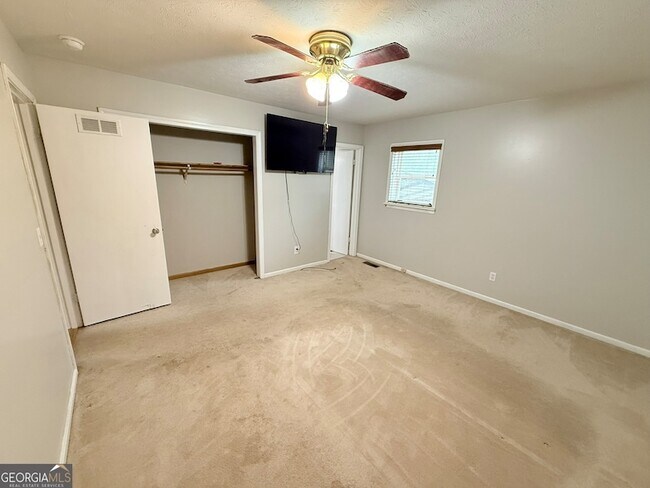 Building Photo - 1565 Corinth Rd