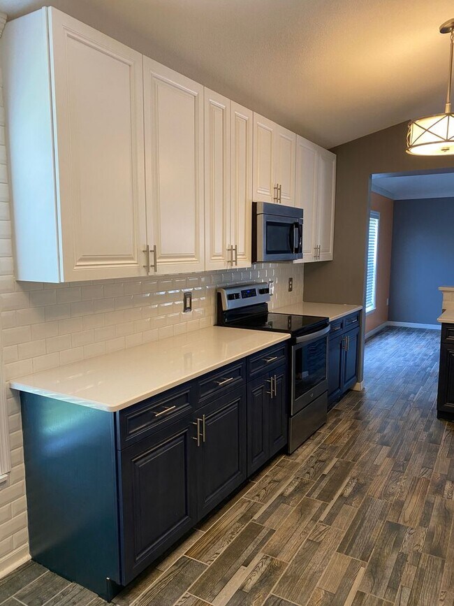 Building Photo - 4346 Four Lakes Dr