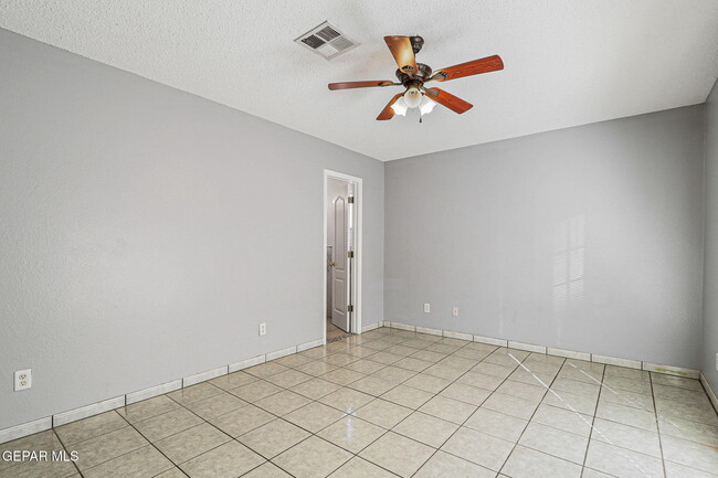 Building Photo - 12496 Sombra Fuerte Dr