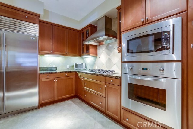 Building Photo - 11 Saraceno