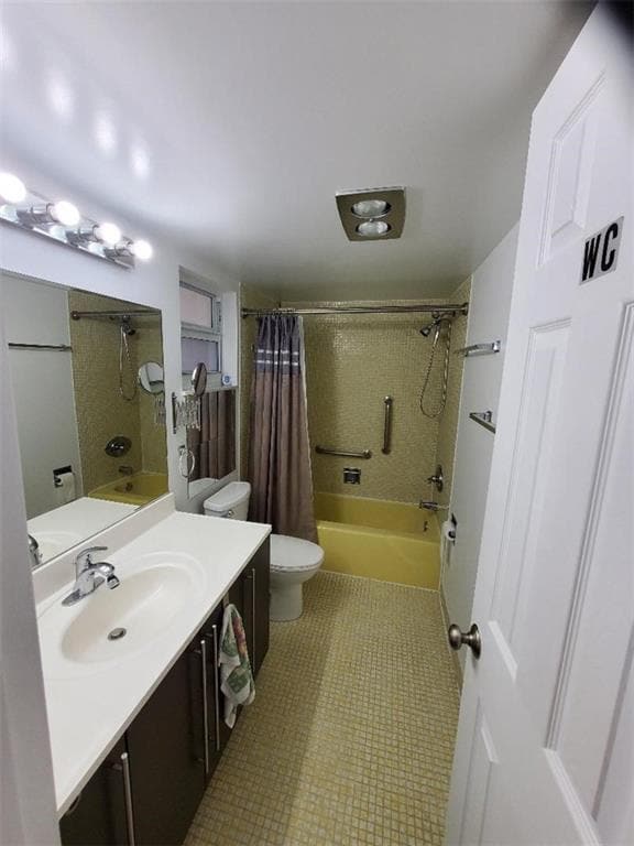 Building Photo - 3000 S Course Dr