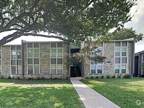 Building Photo - 5105 Skillman St