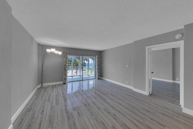 Building Photo - 1001 E Camino Real