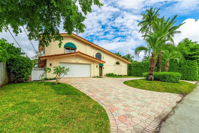 Building Photo - 2519 Barcelona Dr