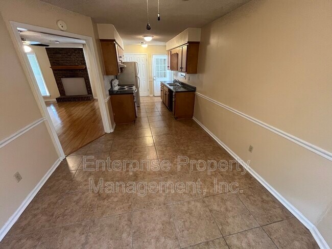Building Photo - 7053 Daneman Dr