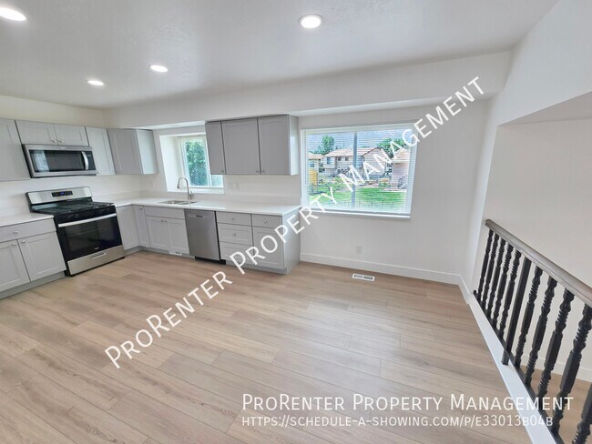 Building Photo - 2575 N 1100 W