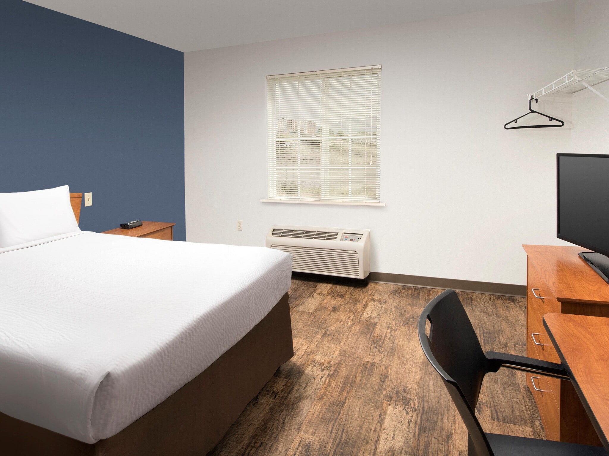 Building Photo - Furnished Studio-Las Cruces