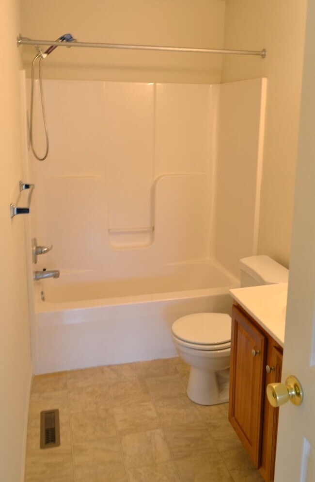 Building Photo - Spacious Townhome with 1-Car Garage & Pet-Friendly – Conrad Weiser Schools!