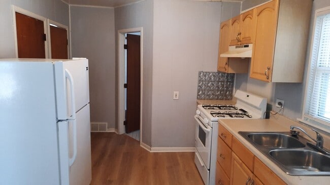 Building Photo - 1 bedroom apartment in Oak Park $1000 a month