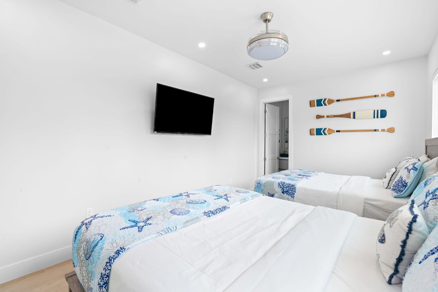 Building Photo - 83 Pescayo Ave