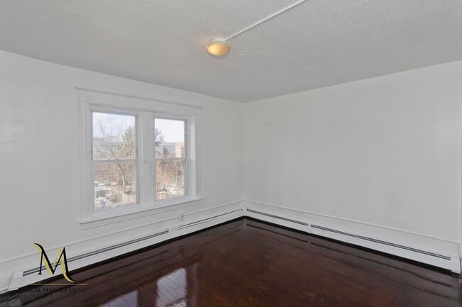 Building Photo - 528-532 Union Street