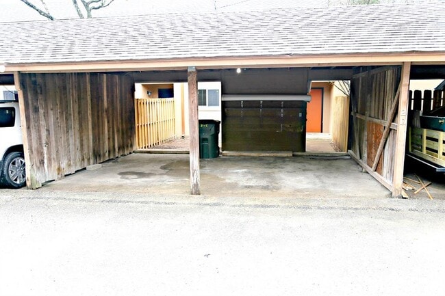 Building Photo - 2 Deerfield Dr