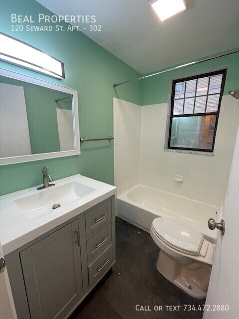 Building Photo - 120 Seward St