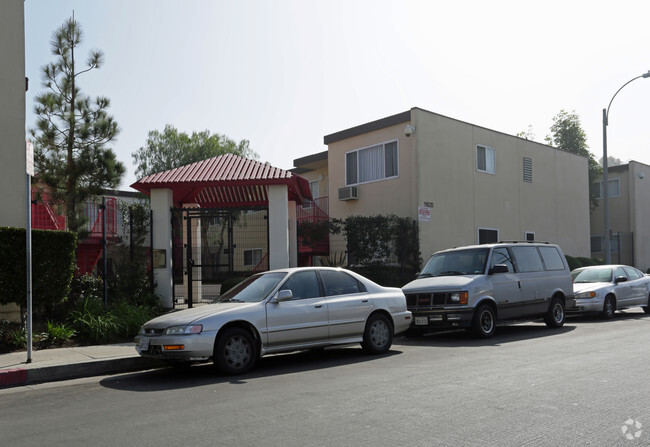 Building Photo - Towne Square Apartments