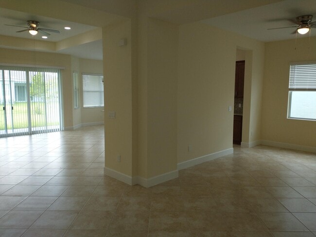 Building Photo - 4634 Pumello Dr