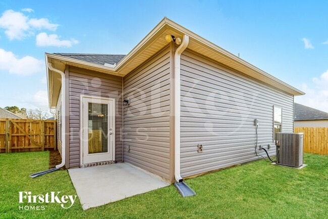 Building Photo - 20 County Rd 1700