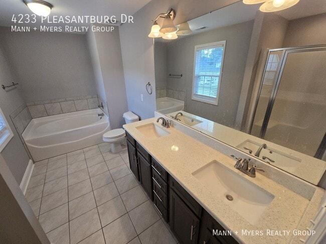 Building Photo - 4233 Pleasantburg Dr