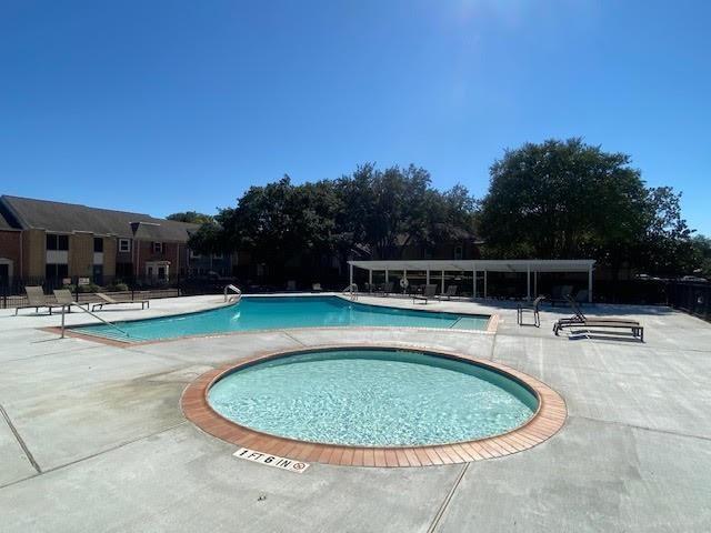 Building Photo - 10305 Briar Forest Dr